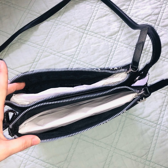 Nine West crossbody - Picture 5 of 5